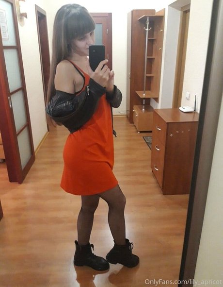 Lilyapricot photo 247