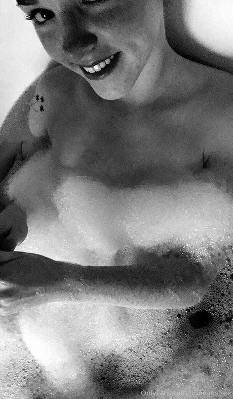 Lilyevansfree photo 77