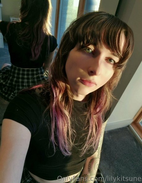 Lilykitsune photo 15