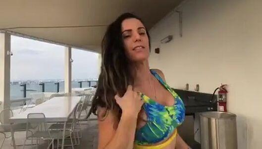 Linda Durbesson photo 54