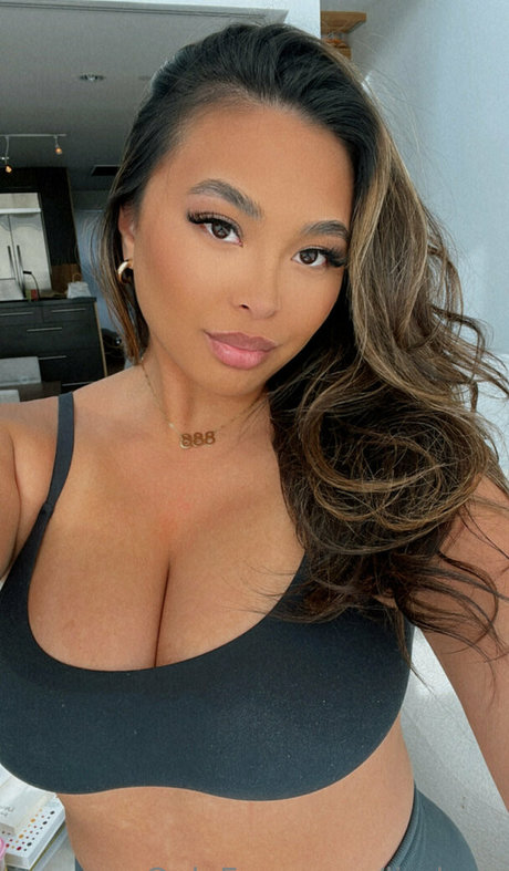 Linda Vo photo 82