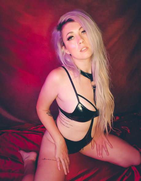 Lindsay Elyse photo 226