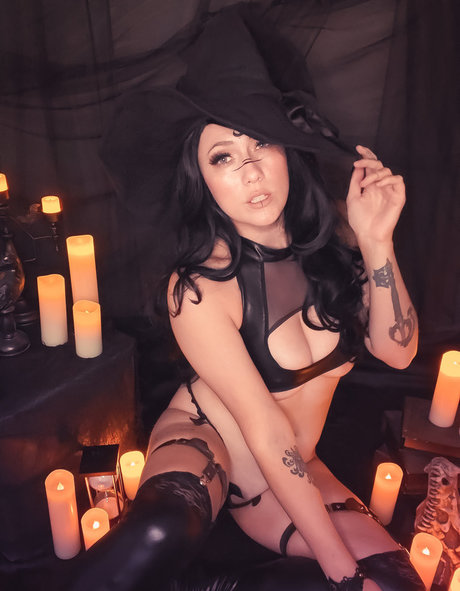 Lindsay Elyse photo 358