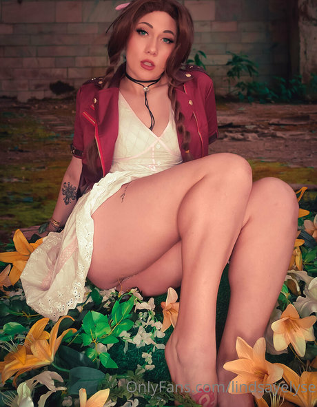 Lindsay Elyse photo 591