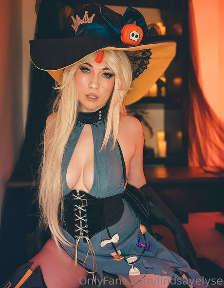Lindsay Elyse photo 682
