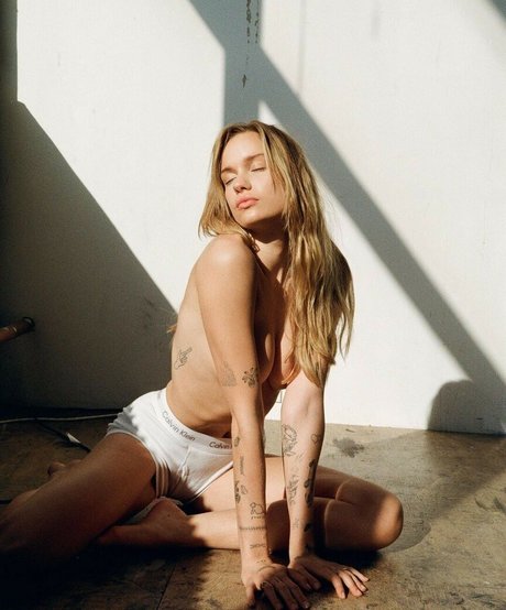 Lindsay Vrckovnik Linmick photo 36