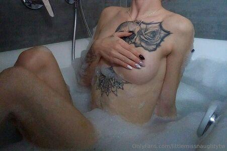 LittleMissNaughty photo 5