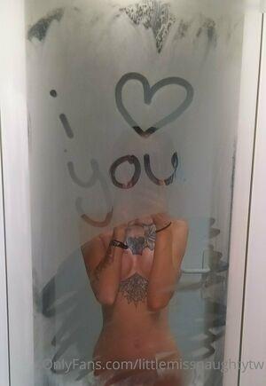 LittleMissNaughty photo 25