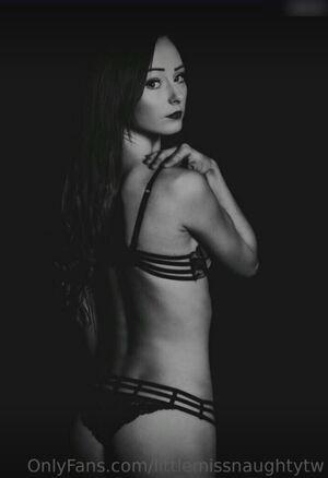 LittleMissNaughty photo 51