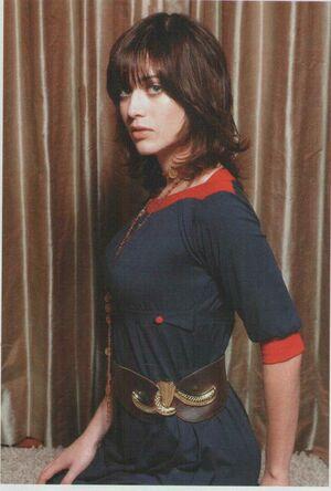 Lizzy Caplan photo 28