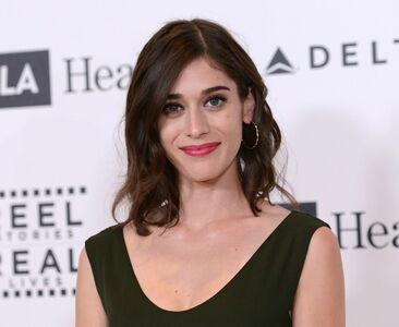 Lizzy Caplan photo 59