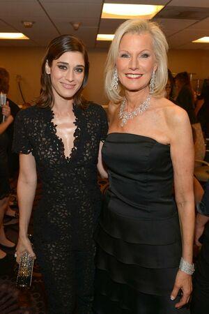 Lizzy Caplan photo 95