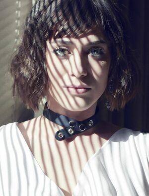 Lizzy Caplan photo 104