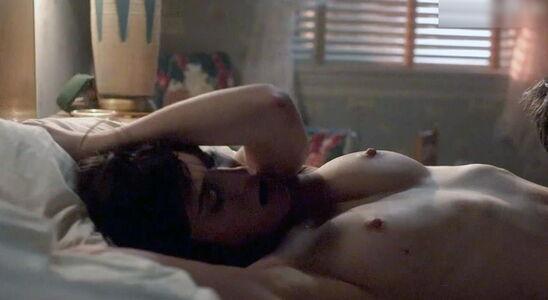 Lizzy Caplan photo 157