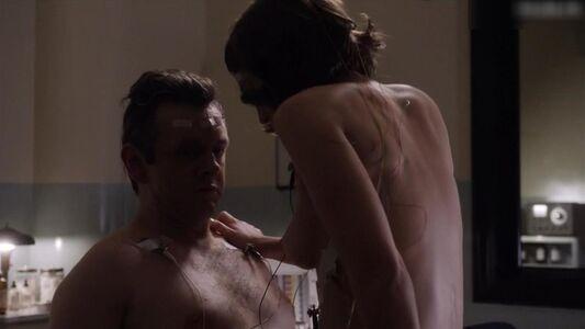 Lizzy Caplan photo 193