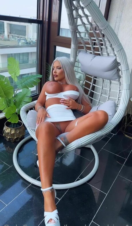 Loredana Chivu photo 23