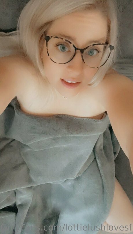 Lottielushlovesfree photo 64