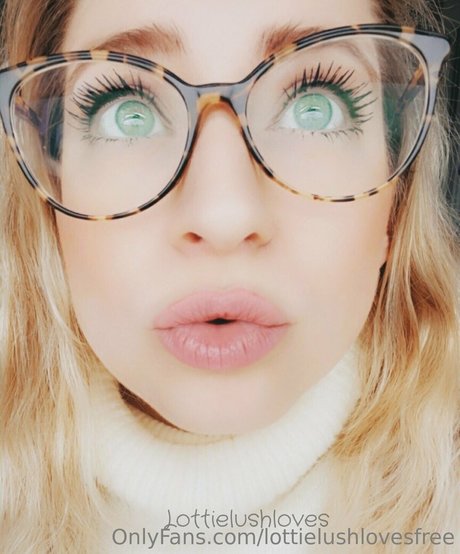 Lottielushlovesfree photo 79