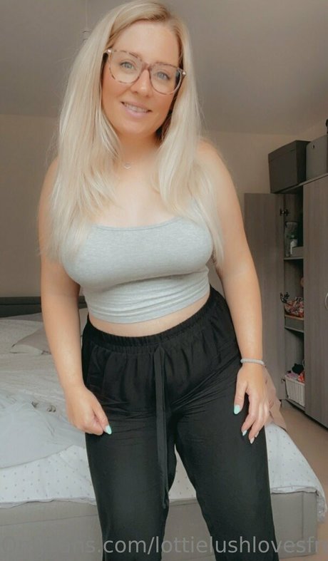 Lottielushlovesfree photo 88
