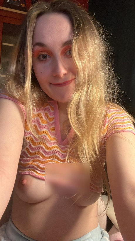 Louise Little French photo 8