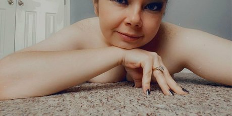 Lovegiantess photo 87