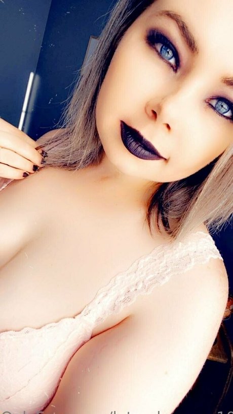 Lovegiantess photo 151