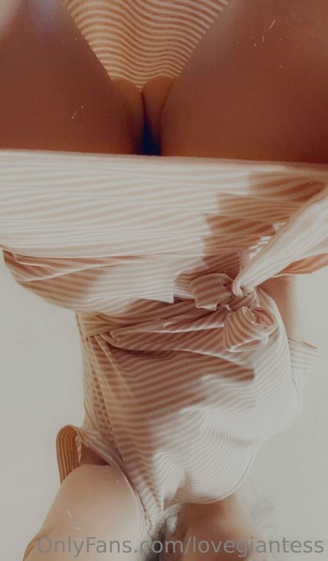 Lovegiantess photo 341