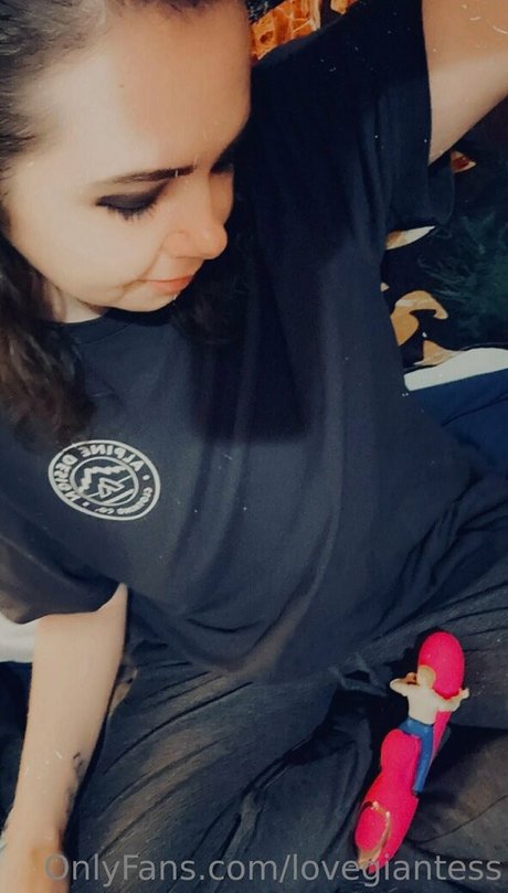 Lovegiantess photo 360