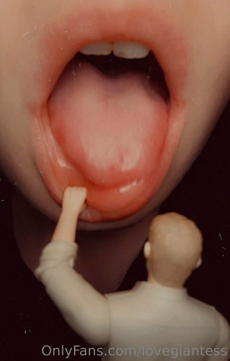 Lovegiantess photo 363