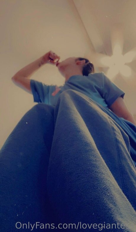 Lovegiantess photo 384