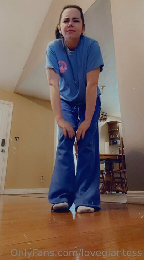 Lovegiantess photo 390