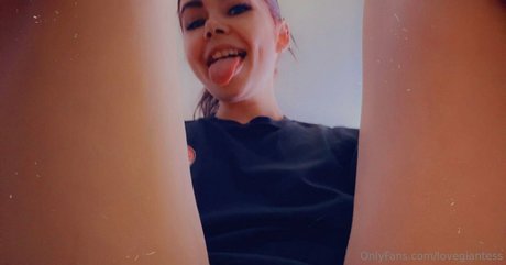 Lovegiantess photo 417