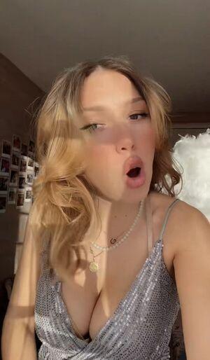 Lucy Alfonsi Varon photo 33