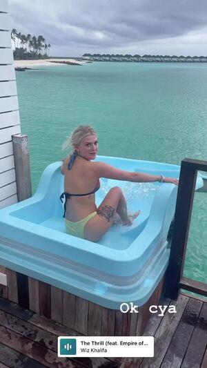 Lucy Fallon photo 5