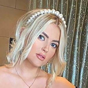 Profile photo of Lucy Fallon