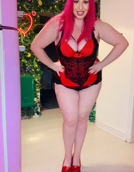 Lucy Jones photo 92