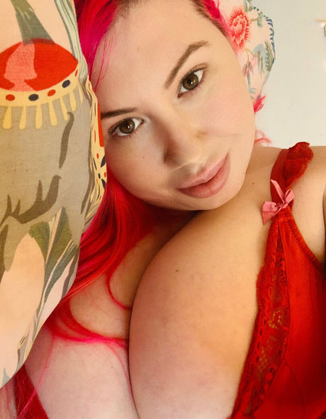 Lucy Jones photo 98