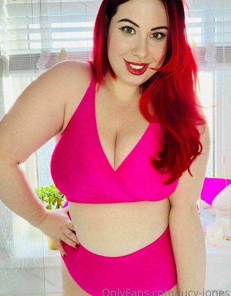 Lucy Jones photo 320