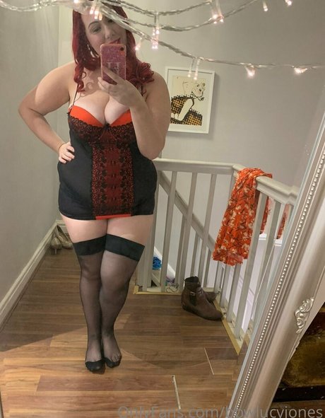 Lucy Jones photo 330