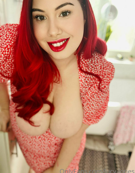 Lucy Jones photo 362