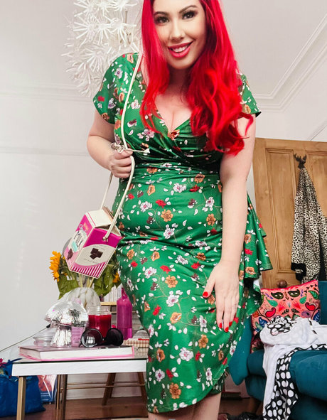 Lucy Jones photo 823