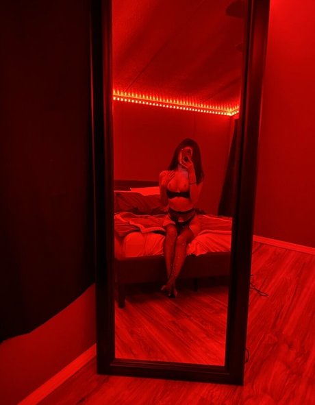 Luxurypetite photo 6