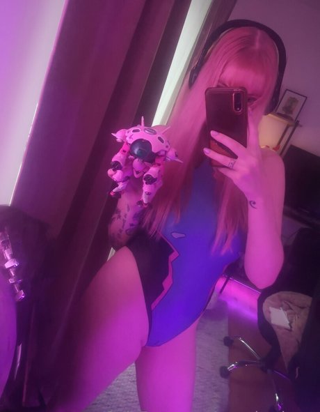 LyleeLylee photo 17