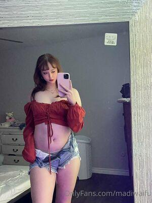 Madiwaifu photo 111