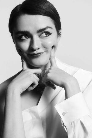 Maisie Williams photo 74