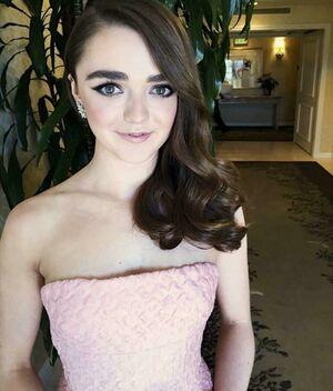 Maisie Williams photo 193