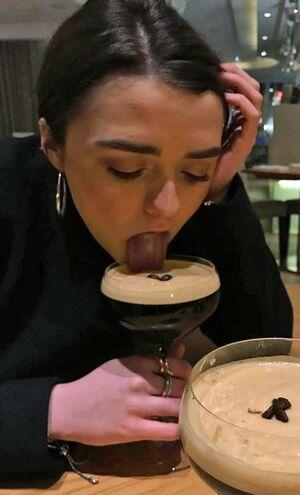 Maisie Williams photo 194
