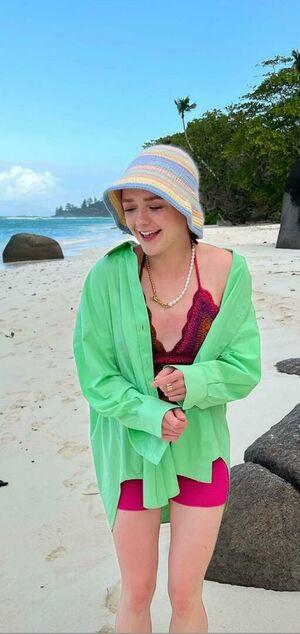 Maisie Williams photo 199