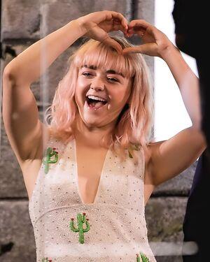 Maisie Williams photo 202
