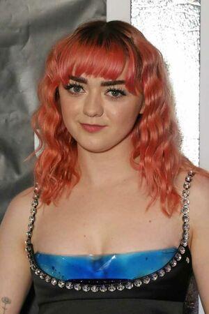 Maisie Williams photo 215